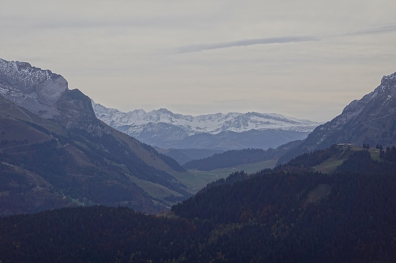 Col des Aravis entre La Clusaz et La Giettaz, Haute-Savoie